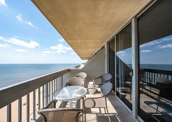 Beautiful 2 Bedroom In North Oc With Pool! * Ocean Stadt