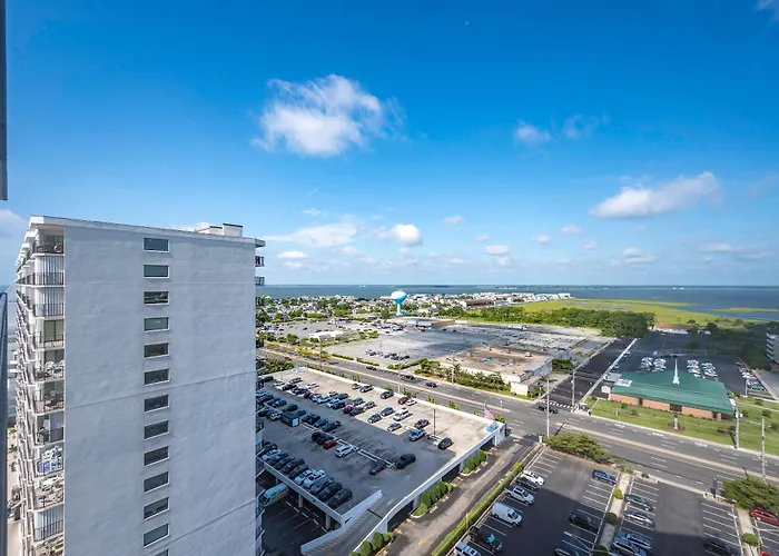 Beautiful 2 Bedroom In North Oc With Pool!